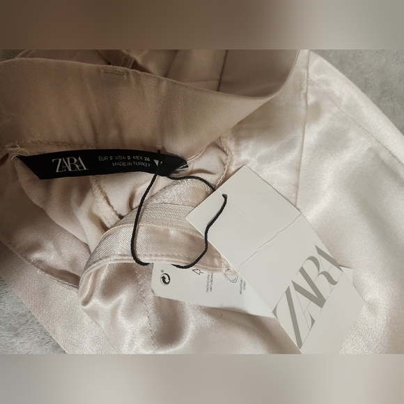 Zara Satin Fashion Pants with cut out style - Picture 2 of 4